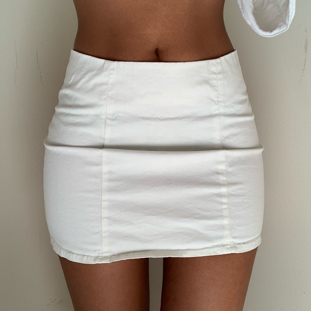 White mini skirt size XS